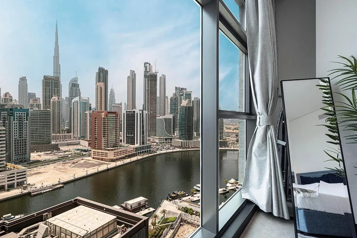 Daire Luxury 2Br Burj Khalifa And Canal View Pool Jacuzzi Dubai
