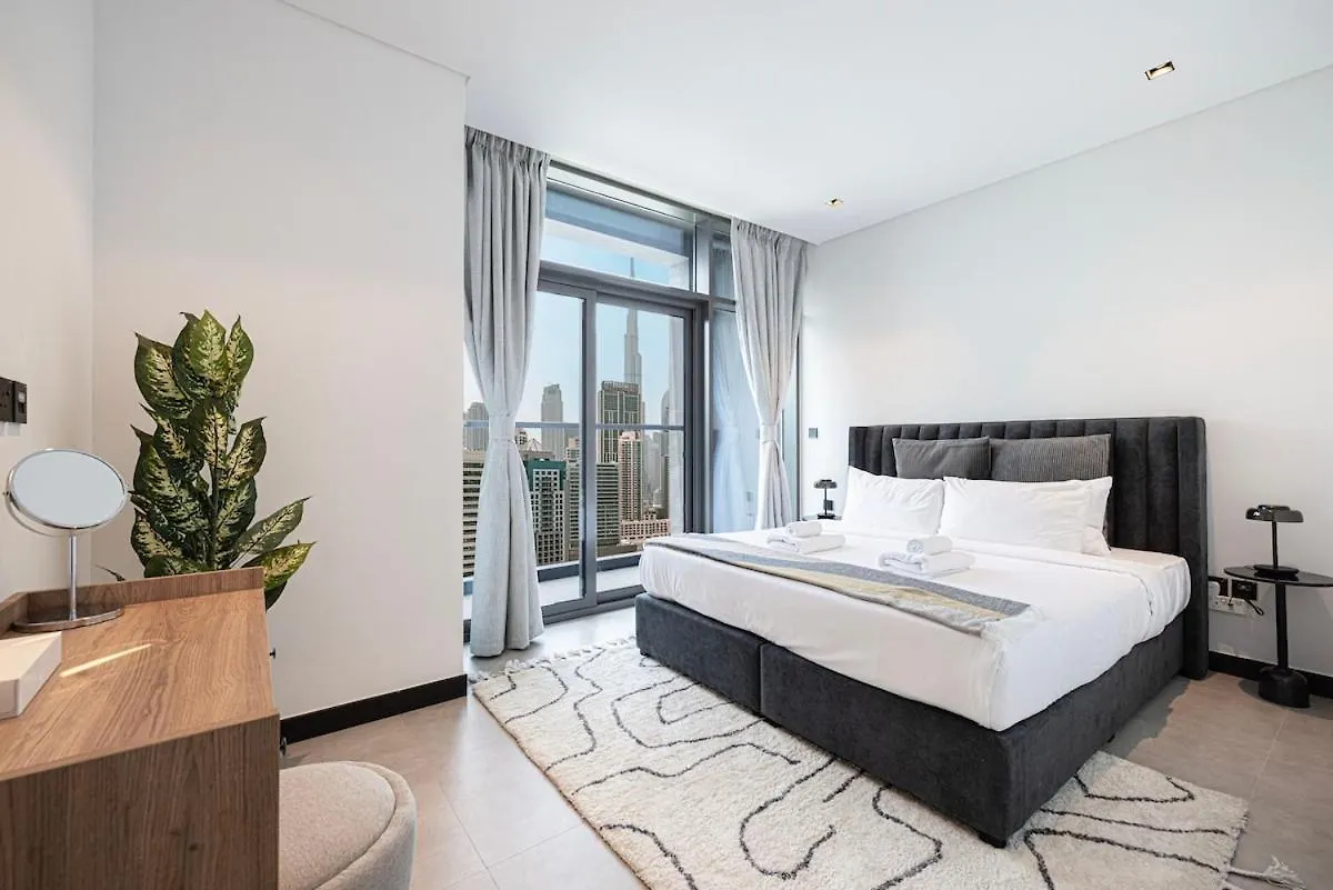 Daire Luxury 2Br Burj Khalifa And Canal View Pool Jacuzzi Dubai